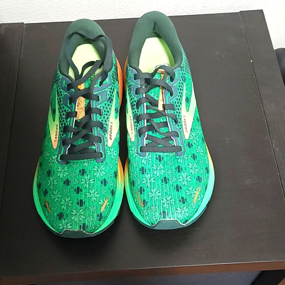 NWOT Brooks Ghost 14 Run Lucky women's 8.5